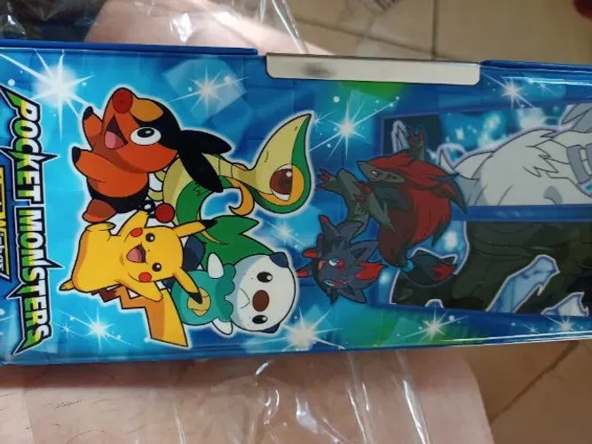 Xícara e estojo escolar Pokémon