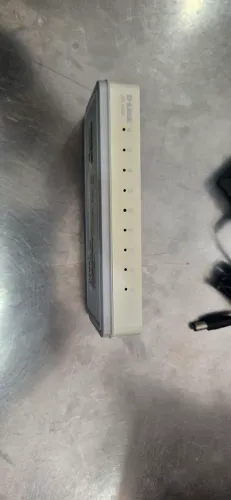 Switch d-link des-1008c