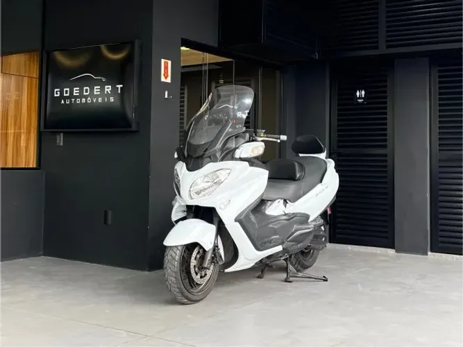 Suzuki Burgman 650 Executive 2017, partida elétrica, revisada, ótimo estado!