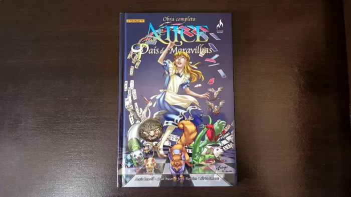 Alice no País das Maravilhas - Obra Completa - HQ Mythos