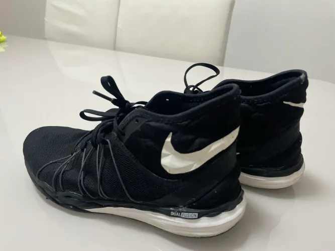 Tênis Nike Dual Fusion Hit