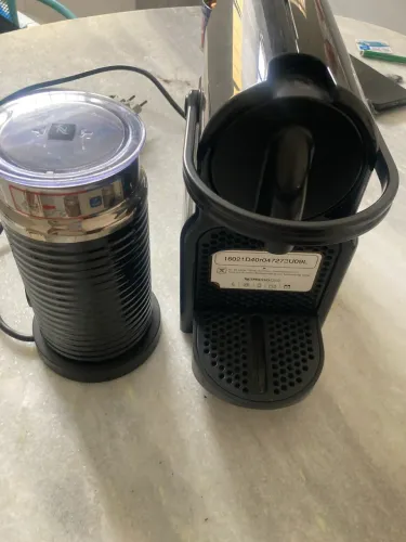 Cafeteira  Nespresso + Aeroccino