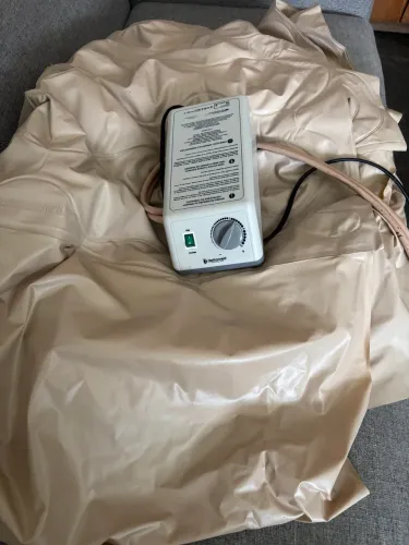 Colchão pneumático para tratamento de escaras - Air Plus Dellamed 110 V semi novo