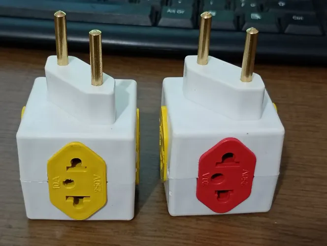 Kit 2 Tomadas Cubo 10/20 Amperes 