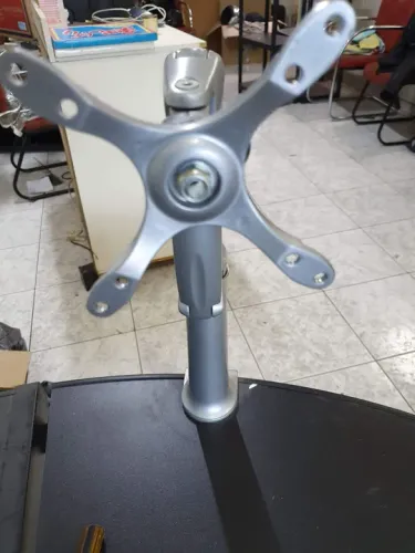 Suporte articulado para monitor