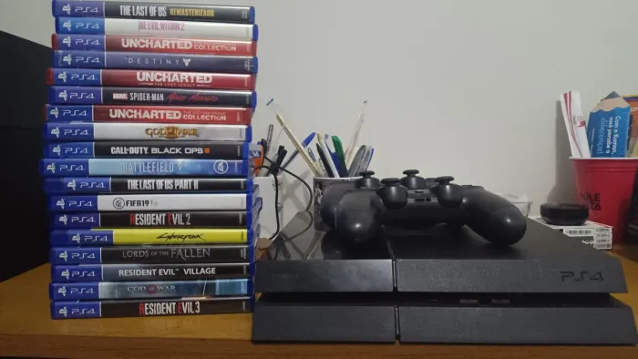 PS4 PLAYSTATION 500GB (Fat) + 2 Controles + 3 jogos