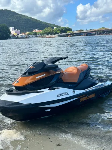Jetski Seadoo GTX155 em excelente estado com carretinha 