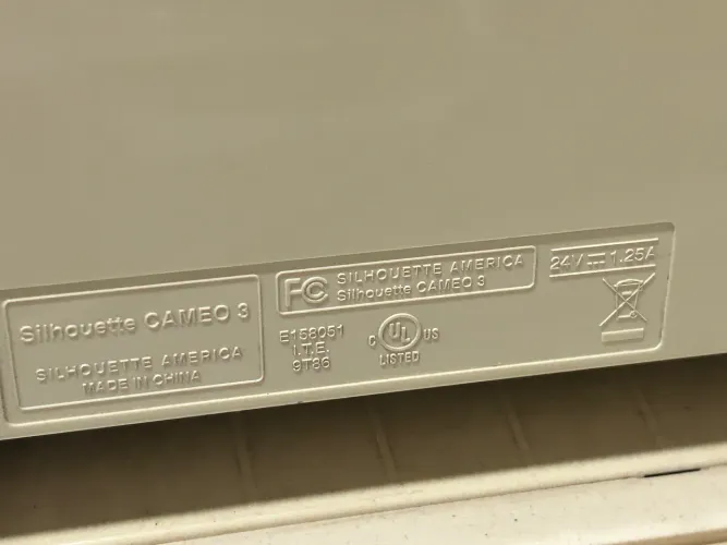 Plotter de Recorte Silhouette Cameo 3 - Ótimo Estado