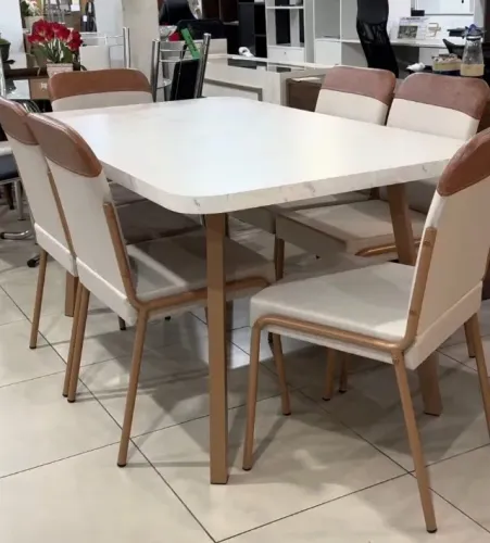 Mesa de Jantar com 6 cadeiras