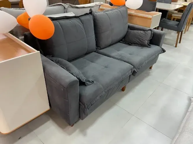 Sofá Fixo no Veludo com Pés em Madeira Maciça - Elegância para Sua Sala!