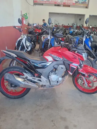 Honda CB Twitter 250 Vitória motors