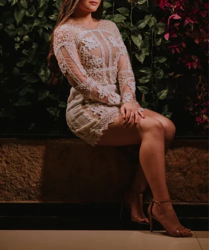 Vestido bordado a mão
