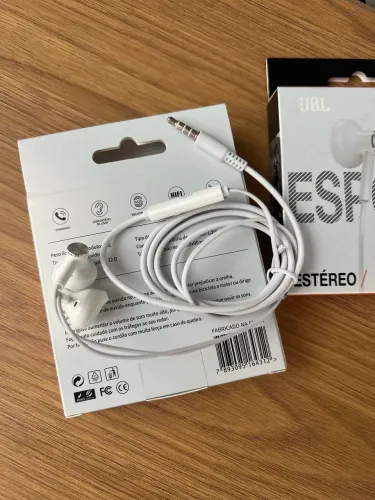 Fone de ouvido JBL com fio
