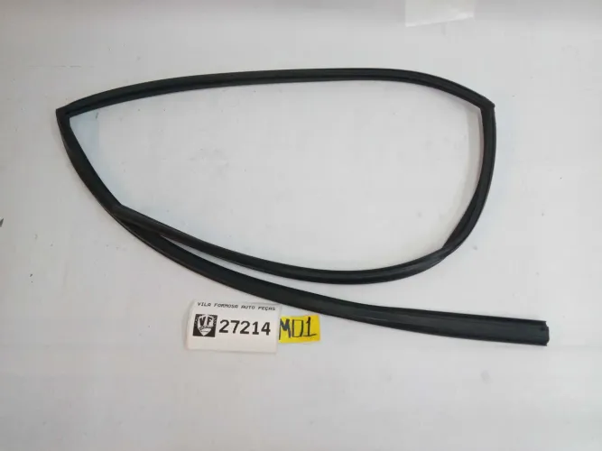 Borracha Do Vidro Da Porta Trase Esq Toyota Corolla 1999