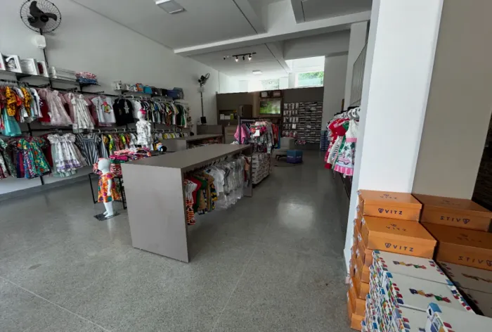 Mesa para centro de loja 