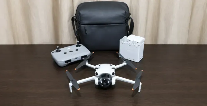 Drone DJI Mini 4 Pro completo, Controle sem tela RC-N3, 2 Baterias, Hub, Bolsa