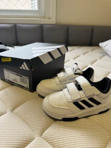Tênis adidas Tensaur n23