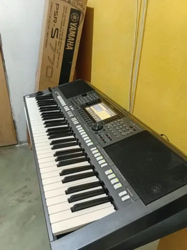 Teclado Yamaha PSR S770