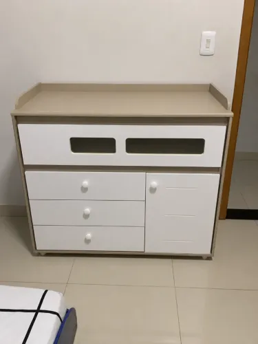 Cômoda Infantil Henn Aquarela em Branco e Cristal