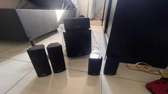 ? KIT DE CAIXAS HOME THEATER ONKYO + SUBWOOFER YAMAHA
