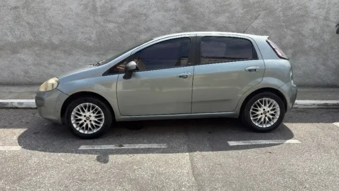 Fiat Punto Essence 1.6 Flex 16V 5P 2013