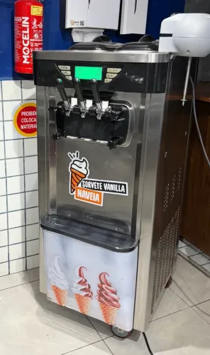 VENDO MÁQUINA DE SORVETE 