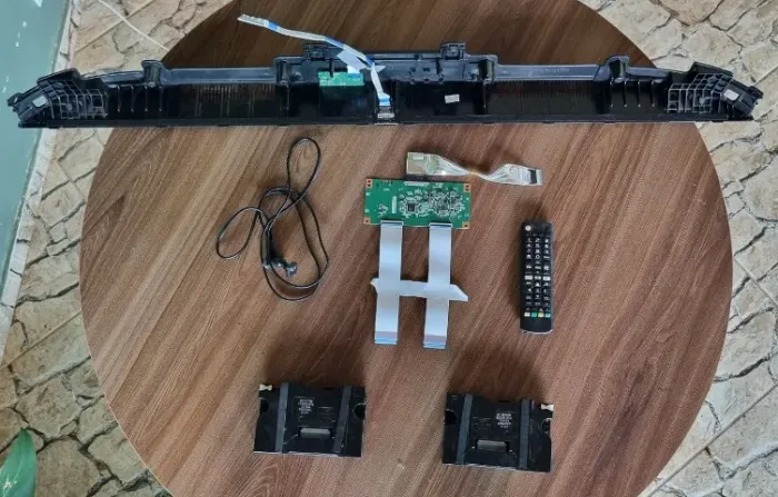 Kit Peças (Alto-falantes, Wi-Fi, Controle e Cabos) TV LG 50UK6520PSA