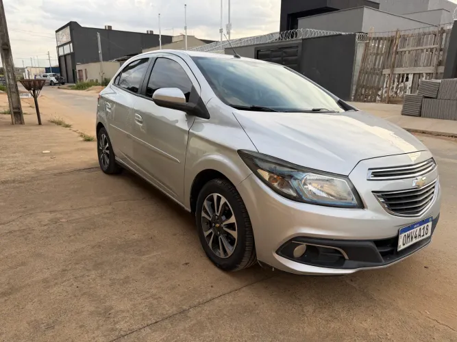 Chevrolet Onix Hatch LTZ 1.4 8V Flex Power Mec. 4P 2015