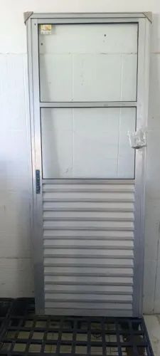 Porta alumínio