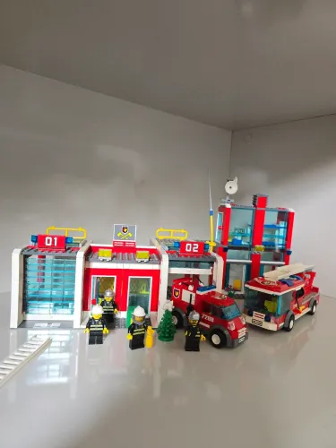 Lego City fire station 7208 bombeiros original usado