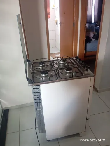 Fogão 4 bocas Brastemp acendimento automático em bom estado
