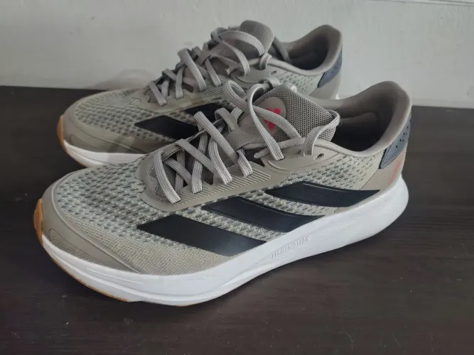 Tênis Adidas