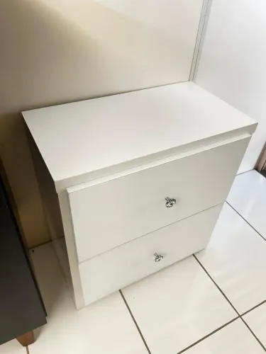 Vendo armarinho pequeno para quarto