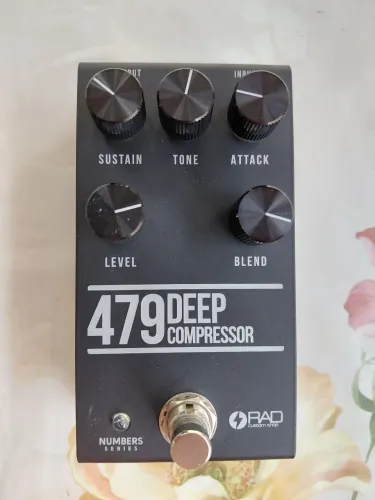 Pedal de Compressor 479 da Rad Custom Shop em excelente estado