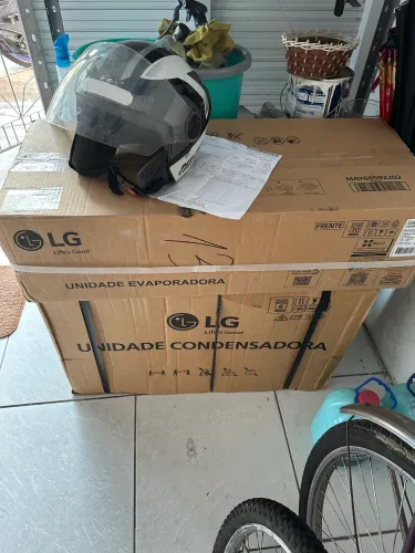 Ar LG 12000 btus inveter lacrado .
