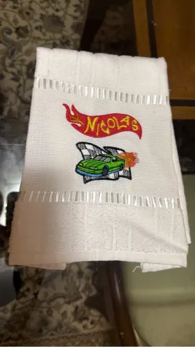 Toalha hot wheels nome Nicolas