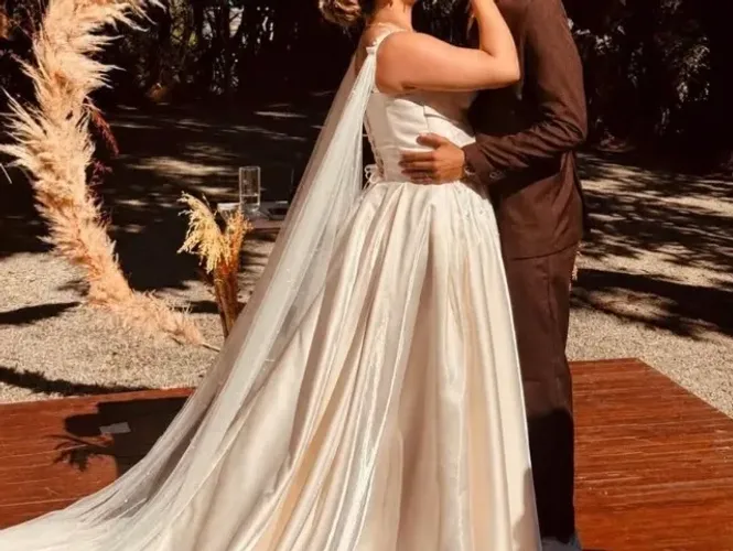 Vestido de noiva | aluguel lavagem por conta do cliente