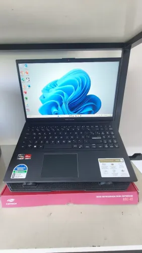 Notebook Asus Vivobook Ryzen 5 7520