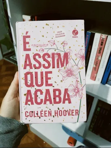 2 livros COOLEEN HOOVER