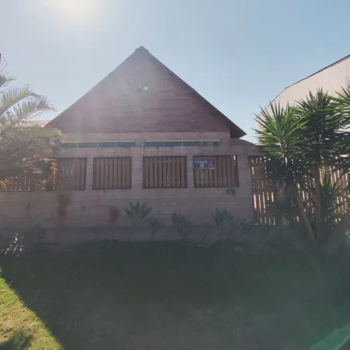 Vendo casa próximo ao mar em Praia Grande