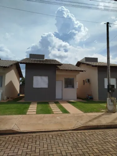 Casa 02 Quartos - Condomínio Fechado