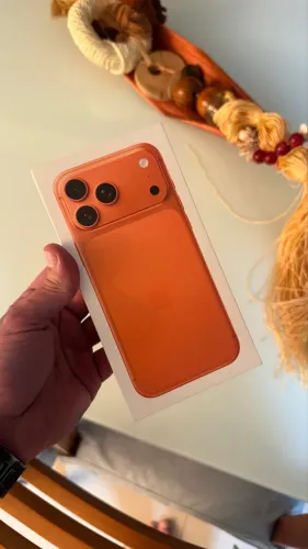 Vendo iPhone 17 Pro Max 256 gb Laranja