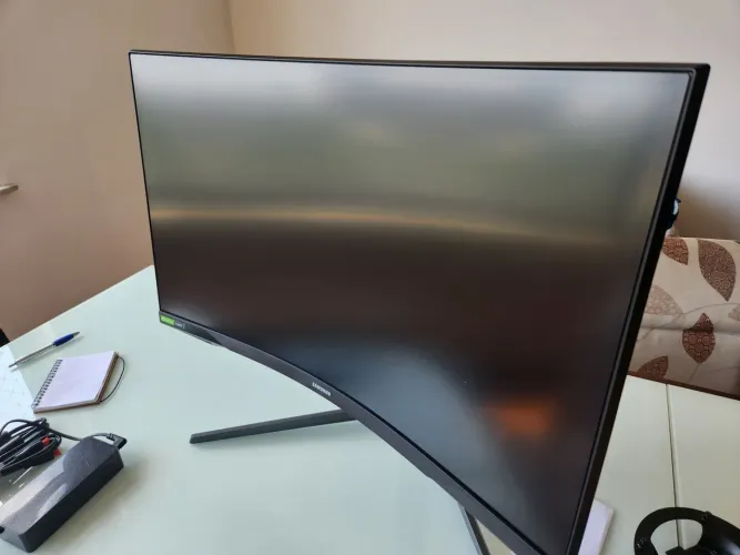 Monitor Samsung Odyssey G7 - 27" WQHD (2k)