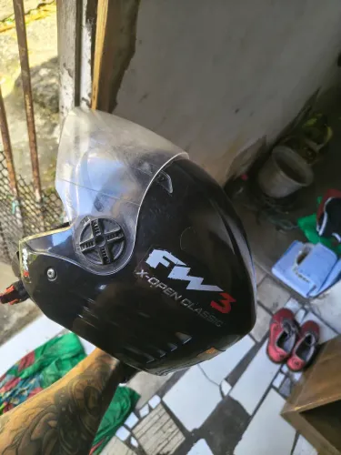 Capacete