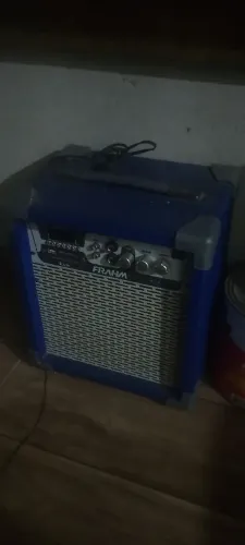 Caixa de som com defeito