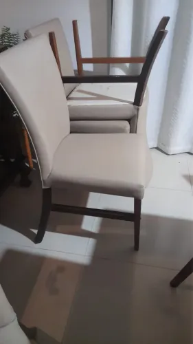 Vendo 7 cadeiras para mesa de jantar