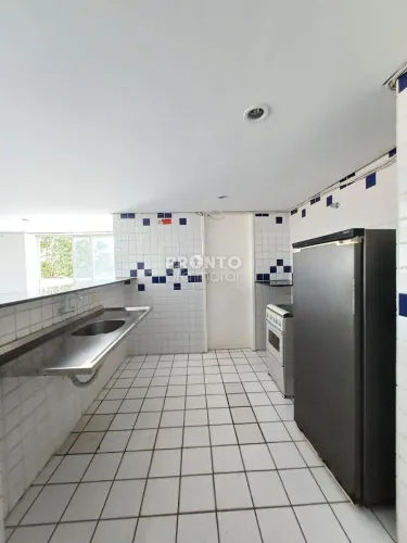 Apartamento com 3 quartos em Candeias
