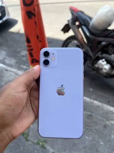VENDO IPHONE 11 LILÁS