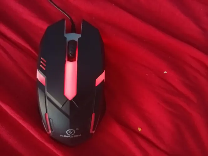 Teclado e mouse bem foda