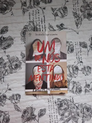 Um de nós está mentindo - livro